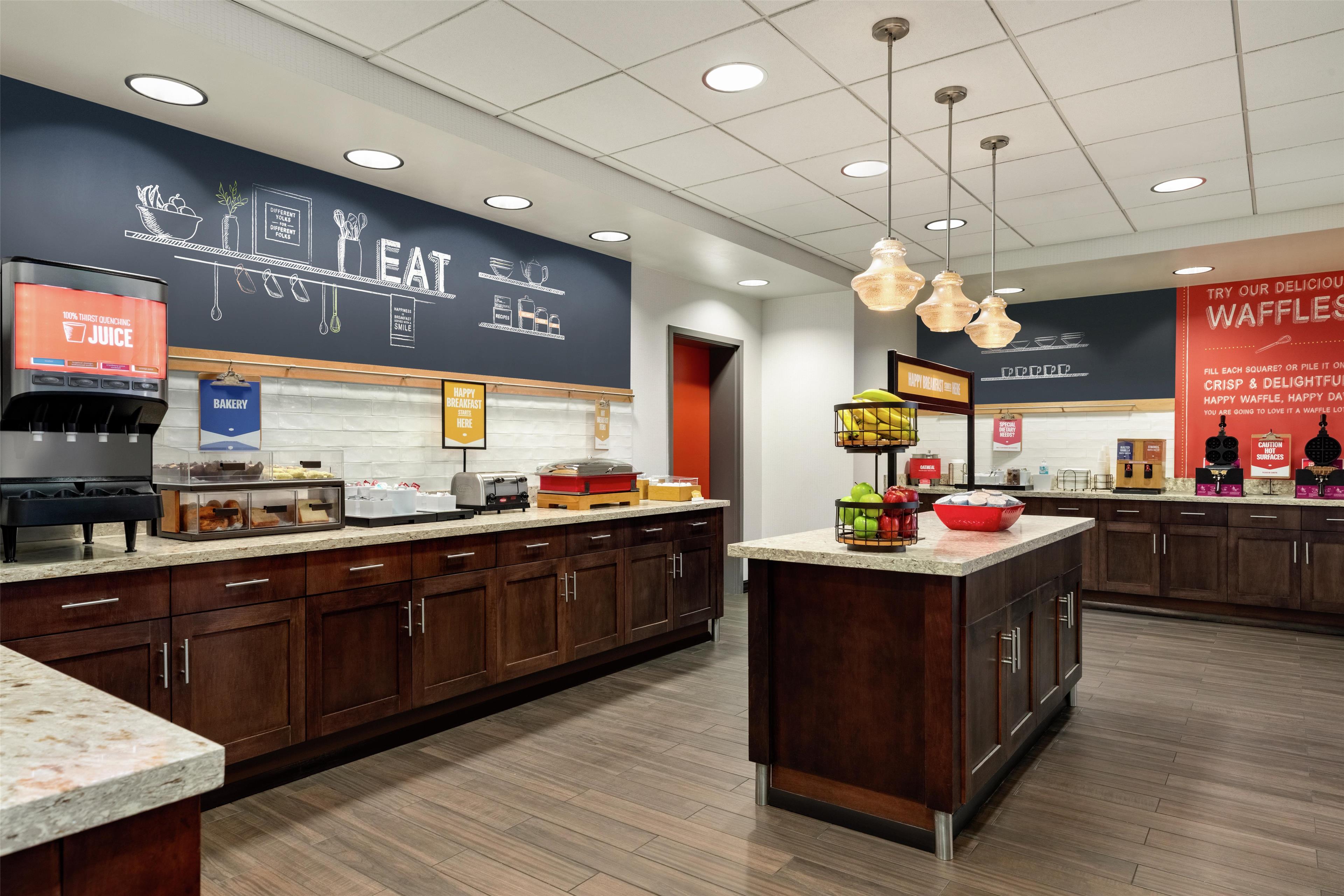 Hampton Inn & Suites Pittsburgh Harmarville - photo 9