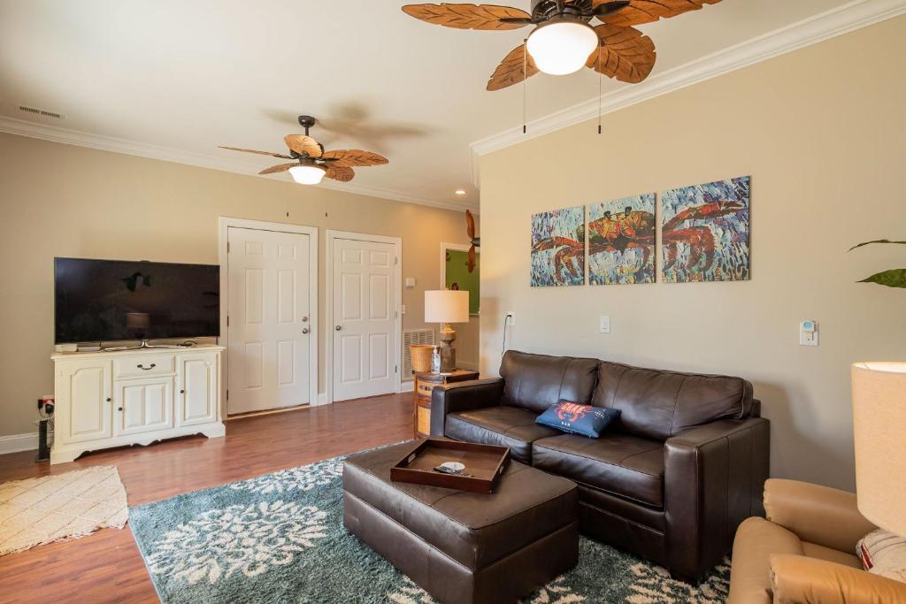 The Sassy Seahorse by Oak Island Accommodations - photo 23