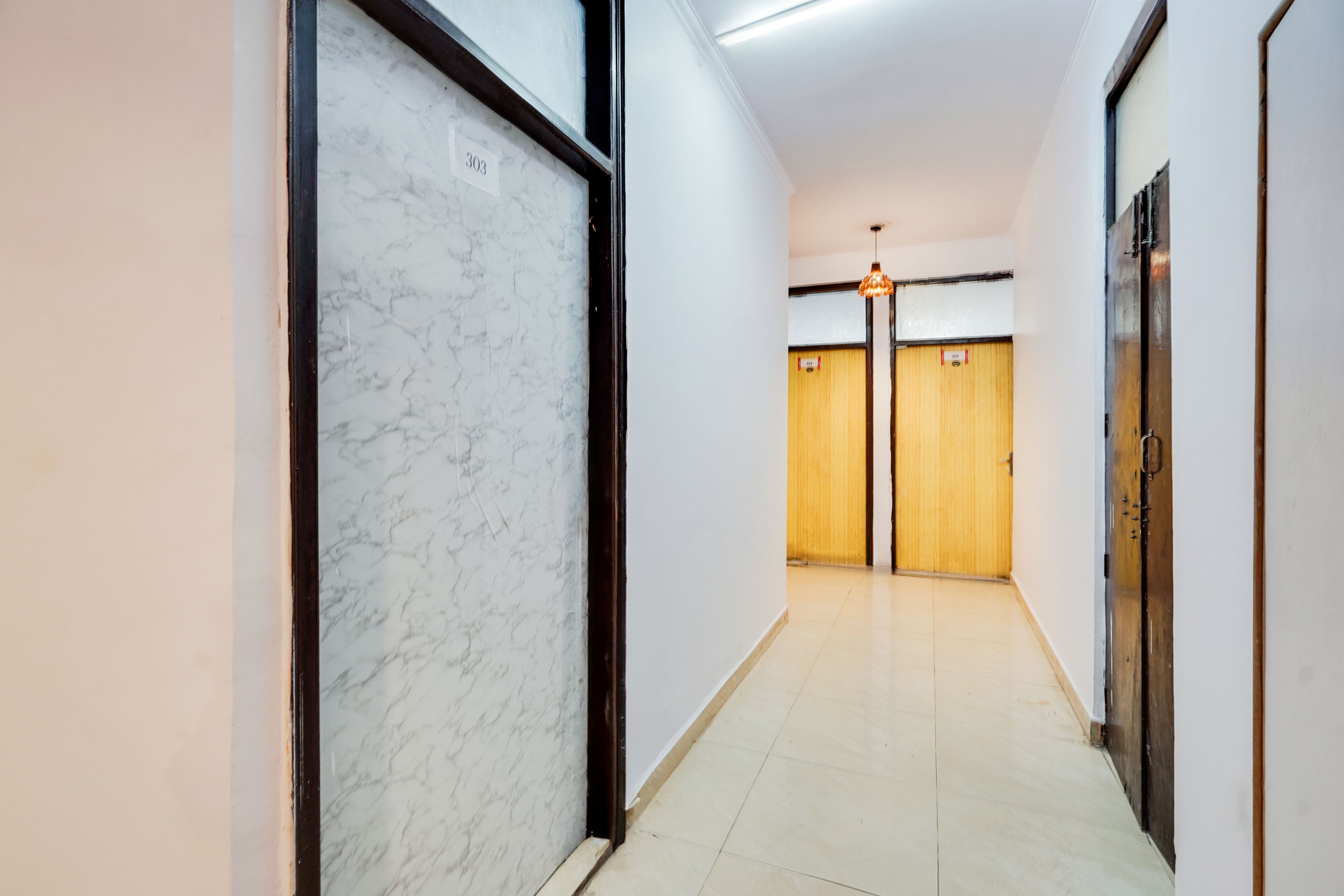 Hotel O Good Living Laxmi Nagar — 4-Star Luxury Hotel in New Delhi, India