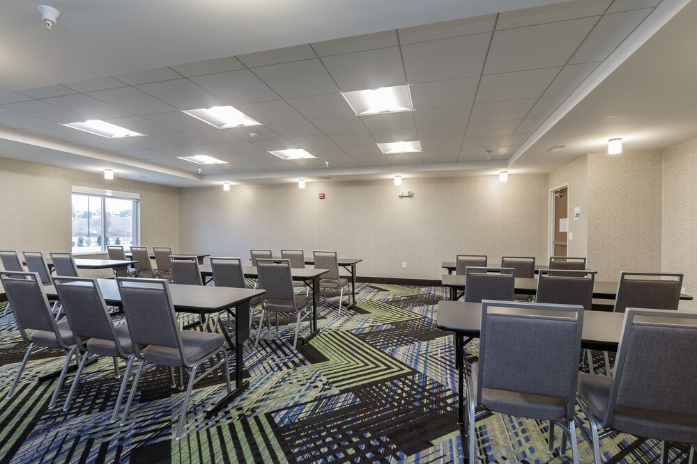 Holiday Inn Express & Suites South Bend Casino by IHG - photo 20