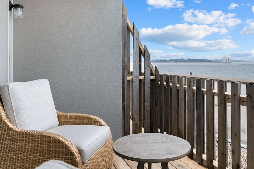 Newport Harbor Island Resort - photo 15