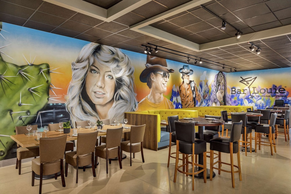 Embassy Suites by Hilton Round Rock - photo 40
