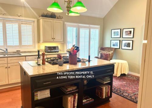 1020 Embassy Row - last minute hotel in Unknown City