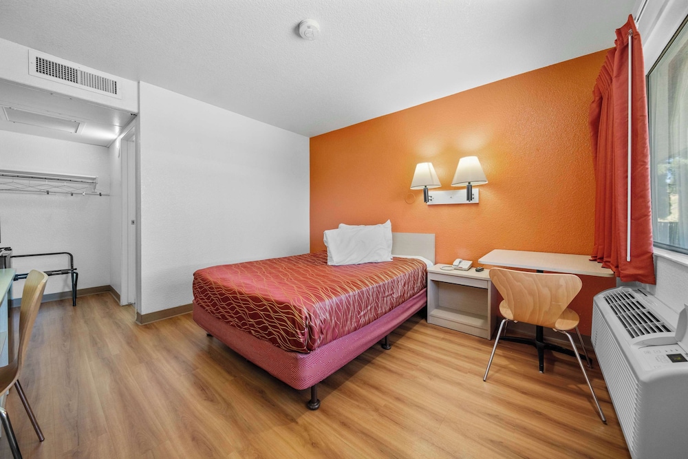 Motel 6 Big Bear Lake CA - photo 16