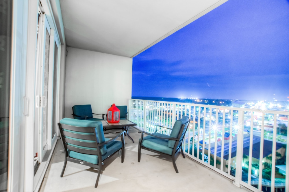 Laketown Wharf Resort by Aneliya's Rentals - photo 687