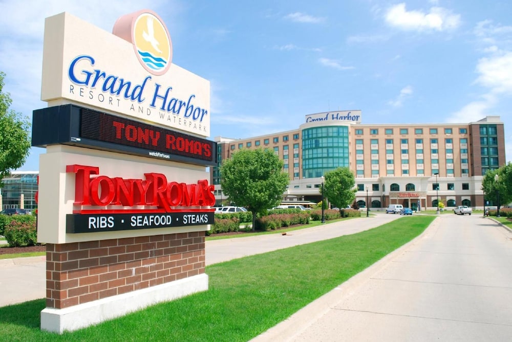 Grand Harbor Resort and Waterpark - photo 39