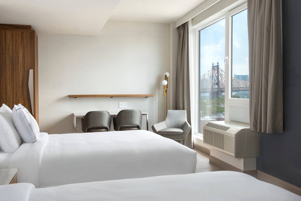 TownePlace Suites by Marriott New York Long Island City Manhattan View - photo 9