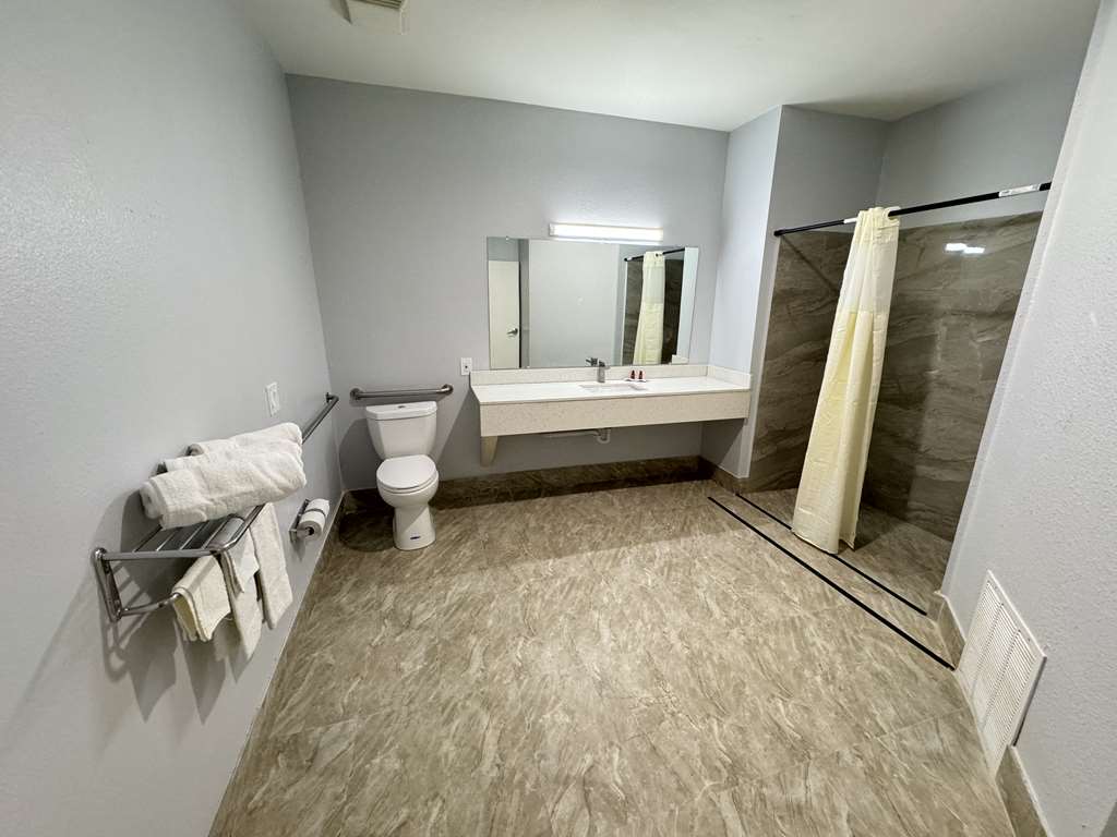 Americas Best Value Inn & Suites Haltom City Ft. Worth - photo 32