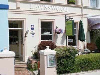 Lawnswood Guest House — 4-Star Luxury Hotel in Torquay, United Kingdom