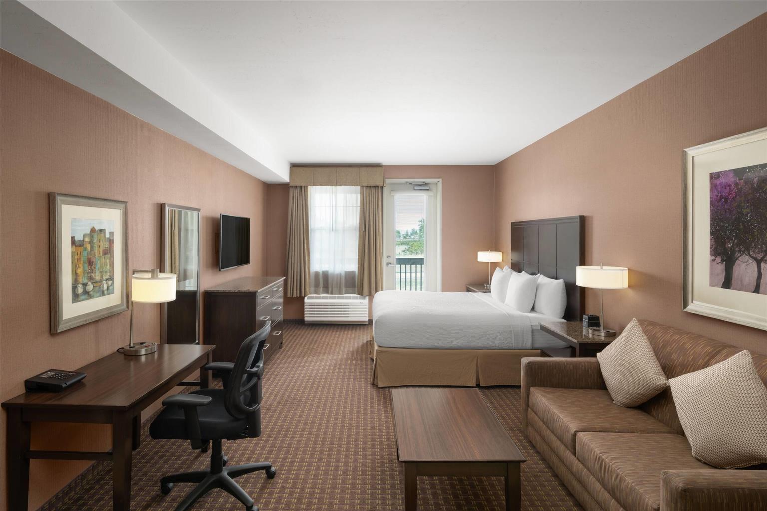 La Quinta Inn & Suites by Wyndham Paso Robles - photo 17