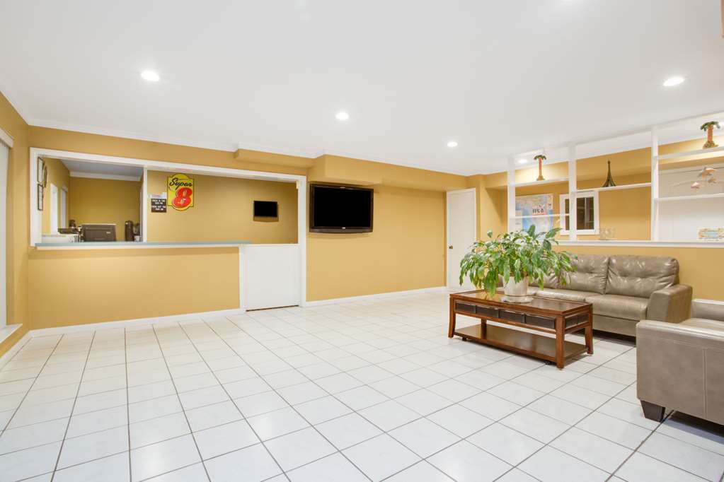 Super 8 by Wyndham Defuniak Springs - photo 4