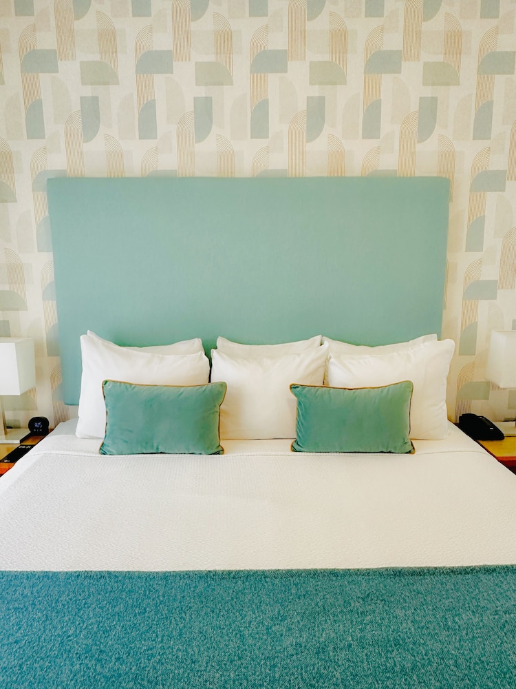 Avalon Hotel - photo 14