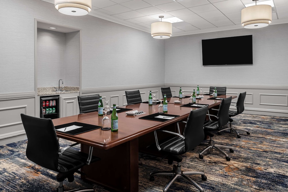 Embassy Suites by Hilton Nashville Airport - photo 48