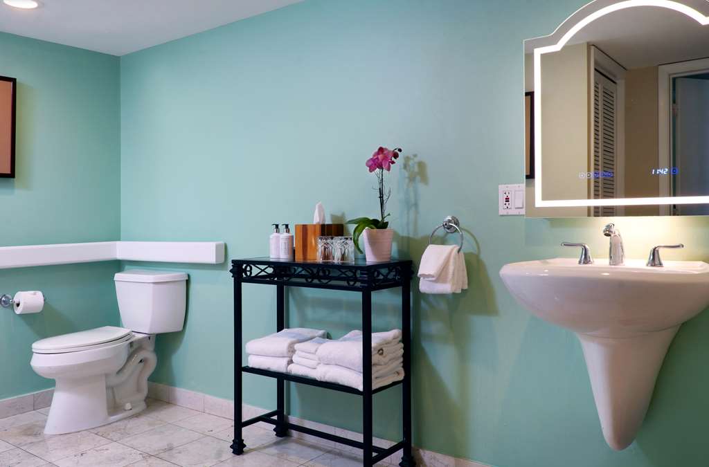 Ocean Key Resort A Noble House Resort - photo 113