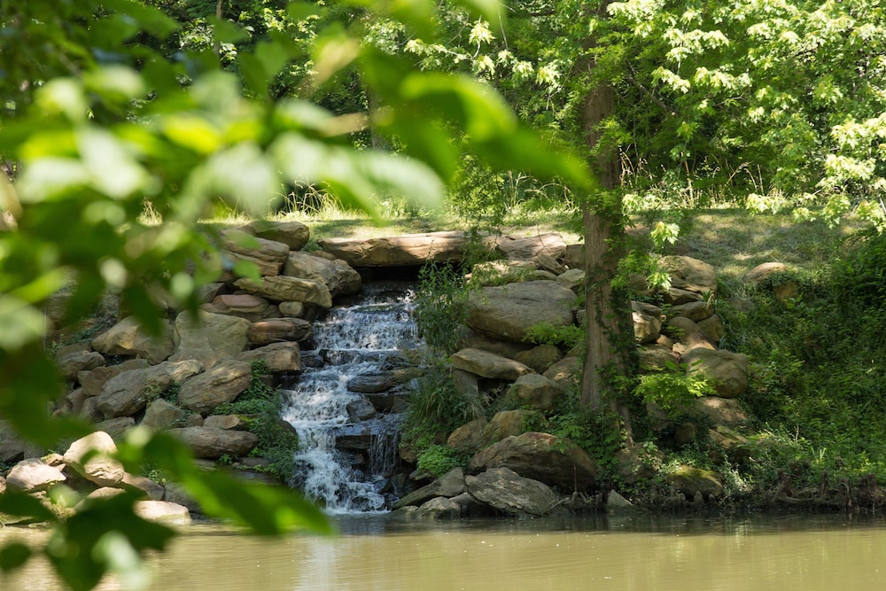 New Harmony Inn Resort and Conference Center - photo 43