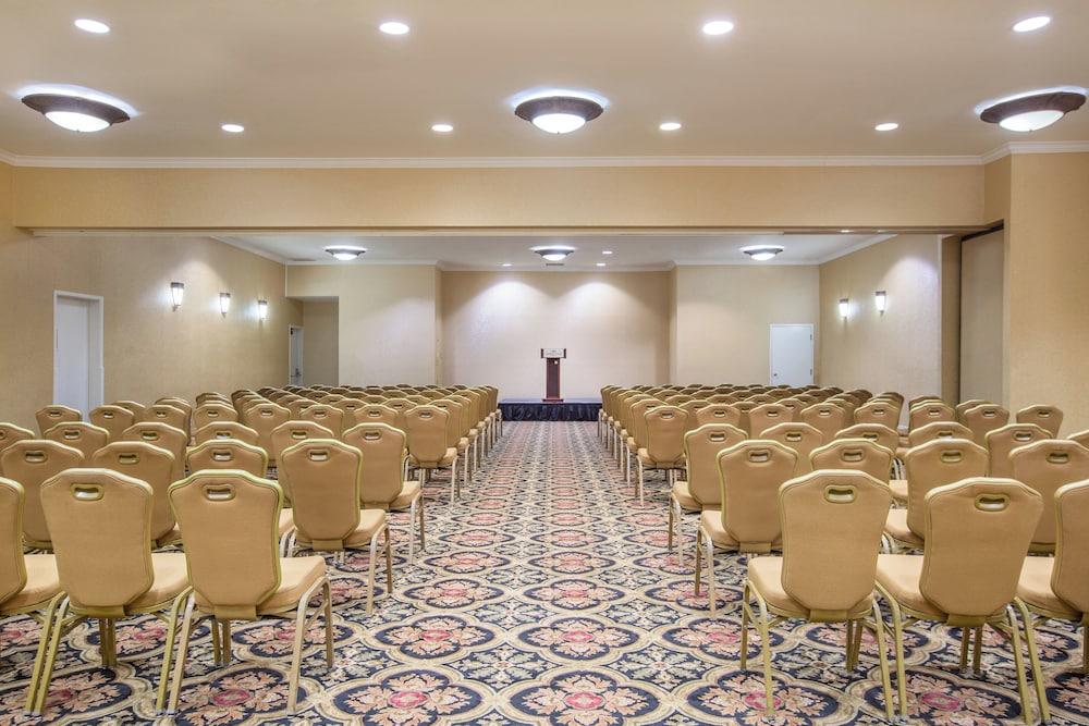 Crowne Plaza San Diego Mission Valley - photo 44