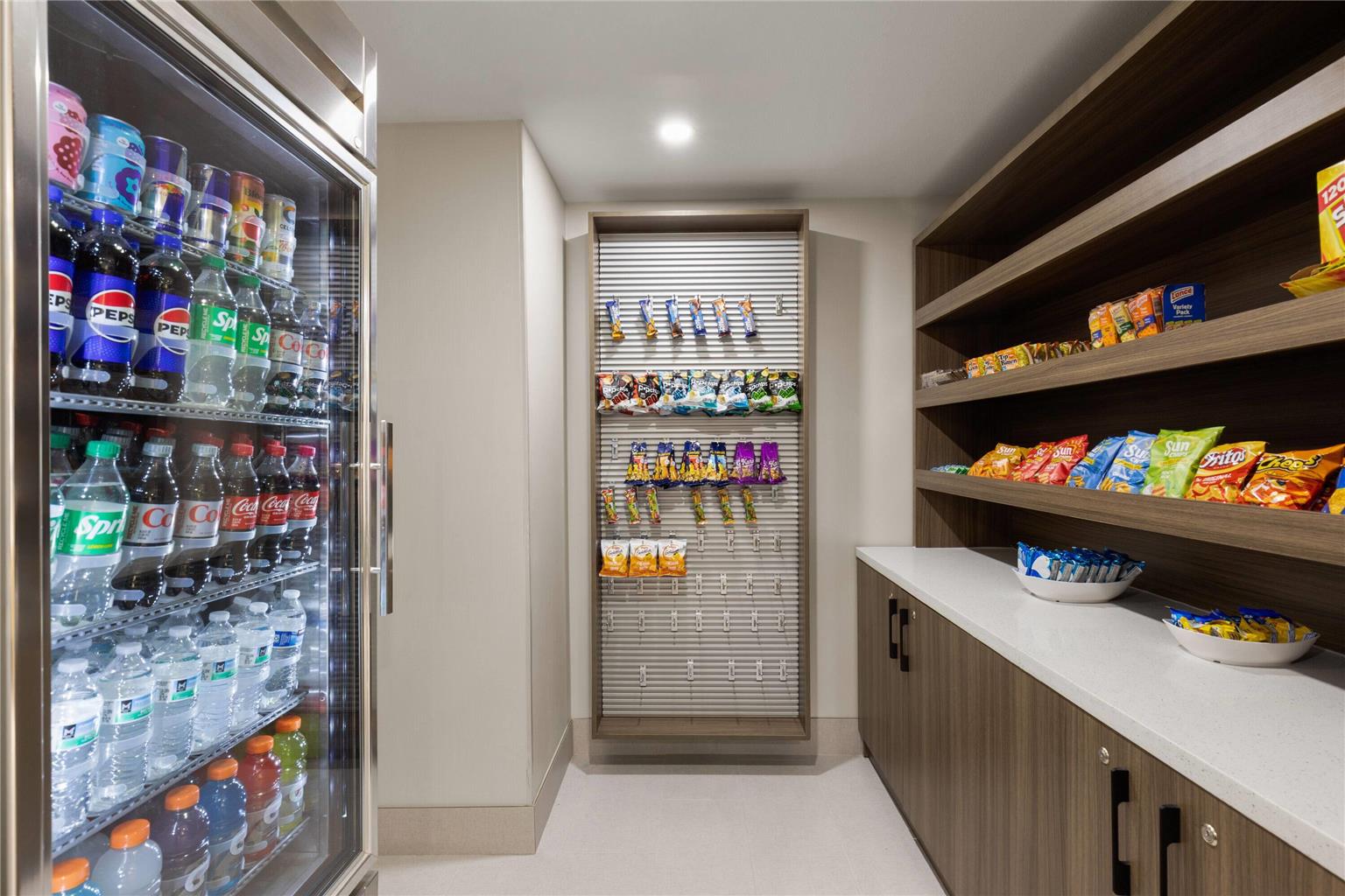 La Quinta Inn & Suites by Wyndham Atlanta Roswell - photo 35