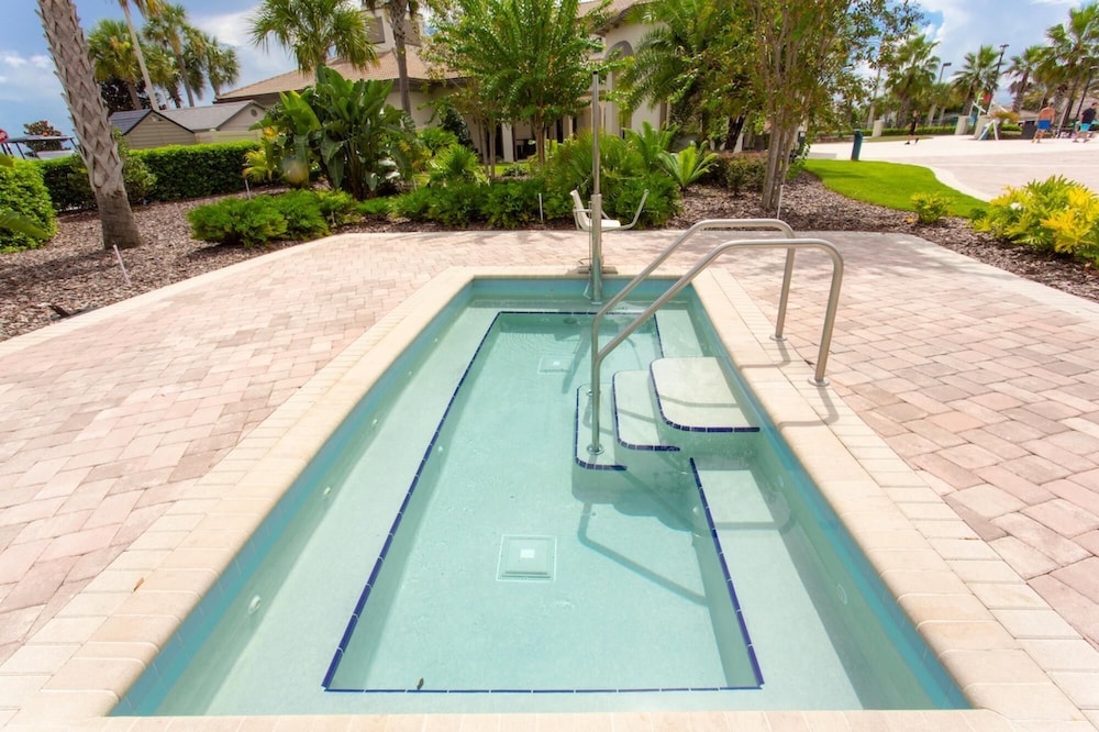Magical Muggle Mansion Pool & Spa Sleeps 23 - photo 21