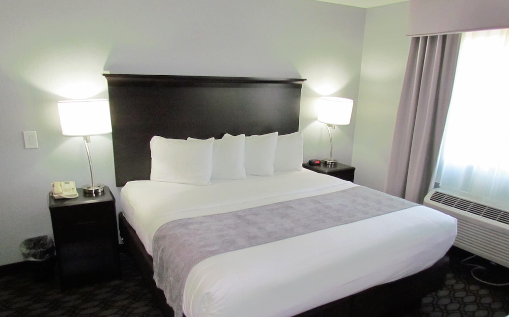 Oak Hill Inn & Suites - photo 10