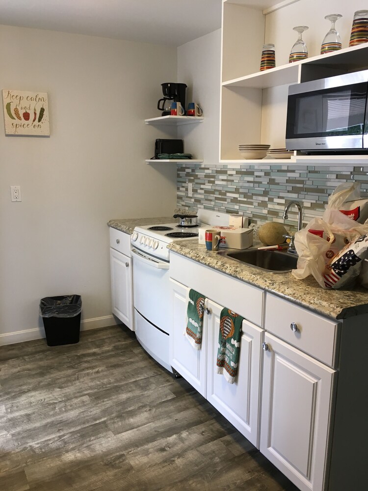 Emerald Isle Motel - photo 17
