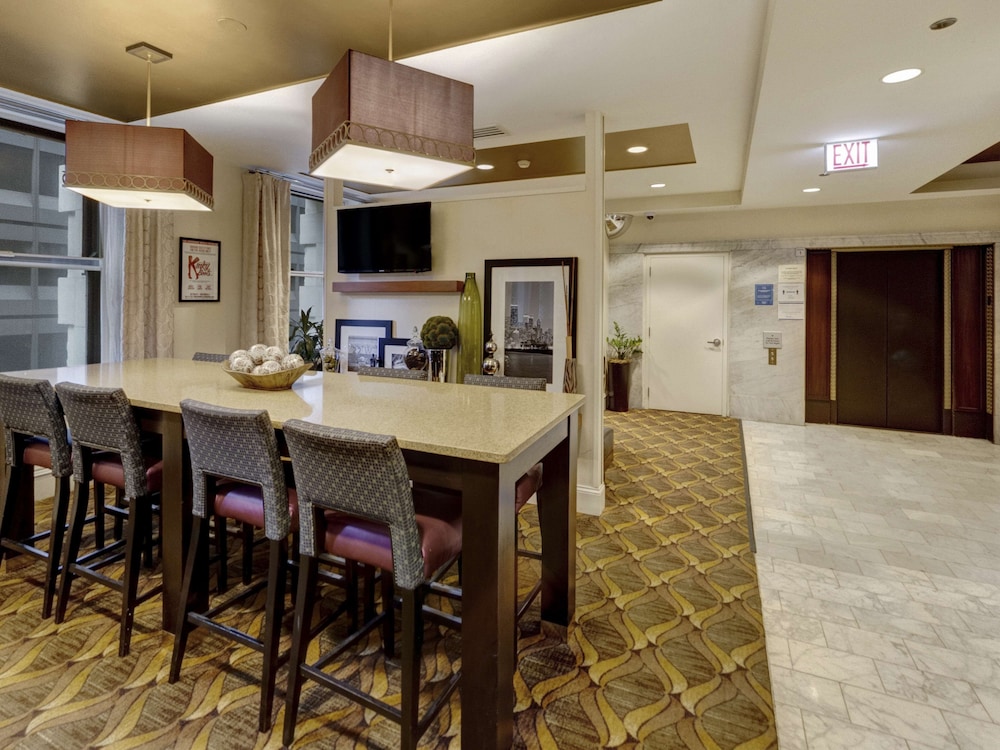 Hampton Inn Majestic Chicago Theatre District - photo 31