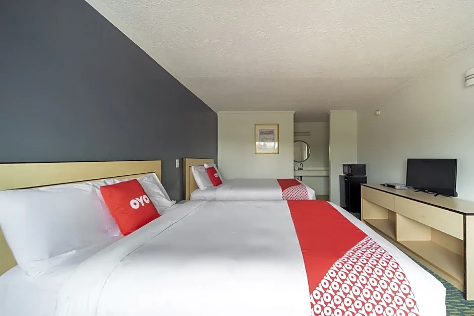 Gordon Highway Inn - photo 14