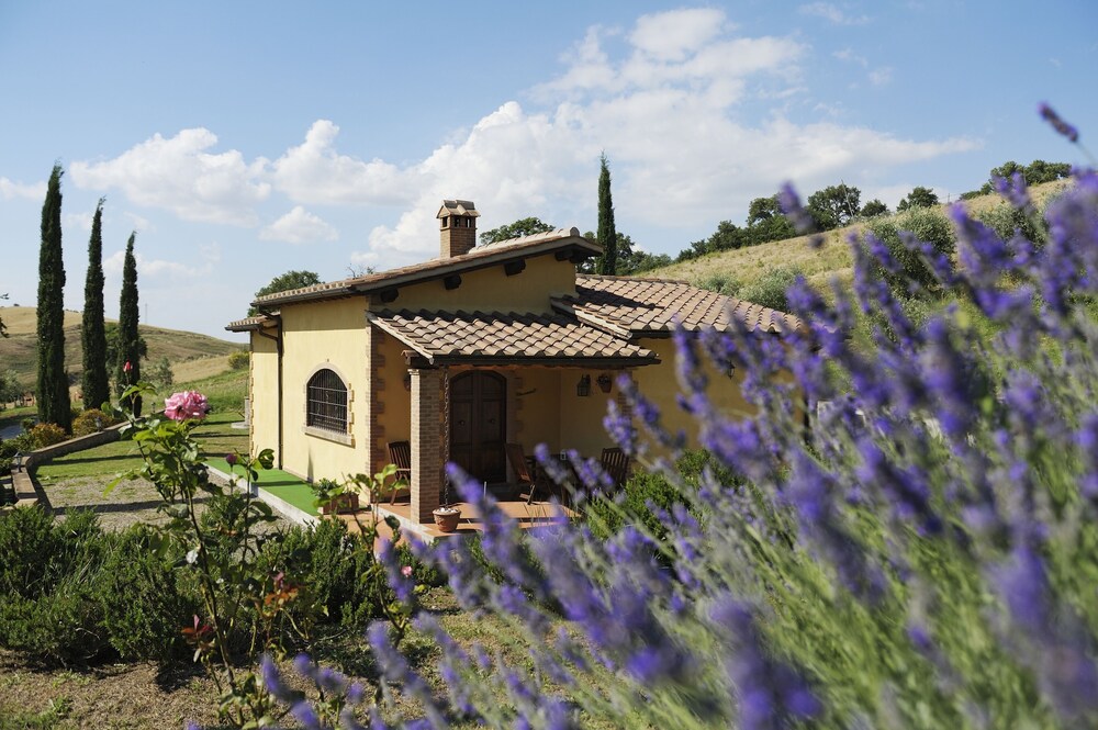 Le Capannacce — hotel in Cinigiano