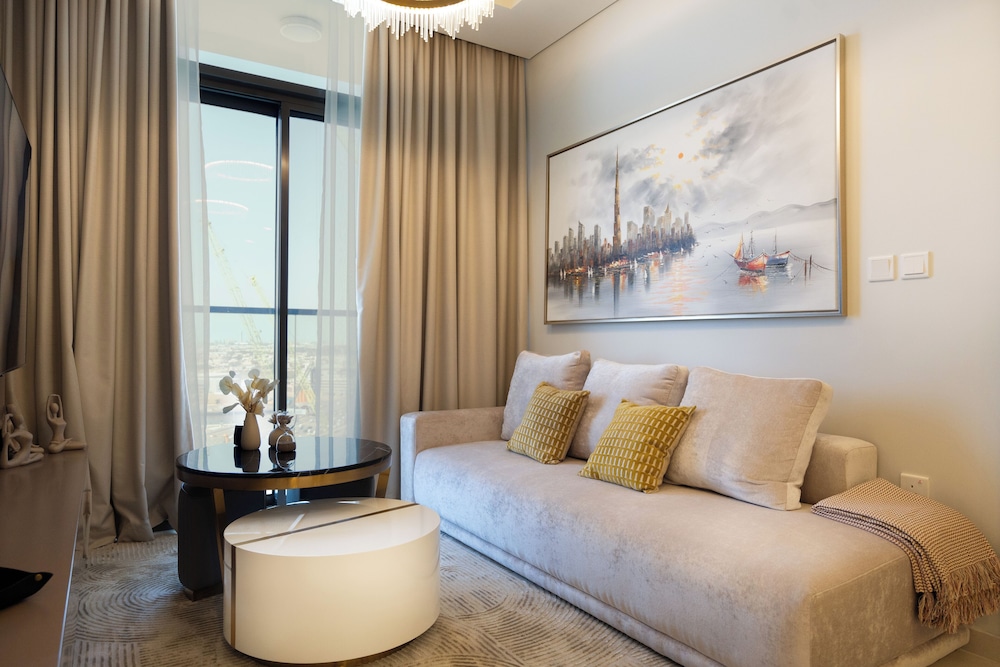 Aykon Stay by KeyRock Chic & Comfort — 5-Star Luxury Hotel in Dubai, United Arab Emirates