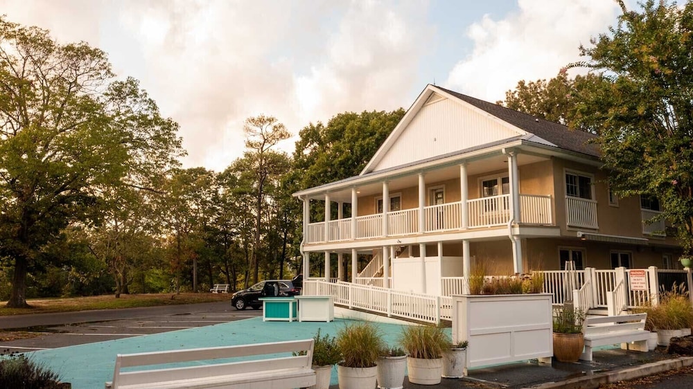 Canalside Inn - photo 188