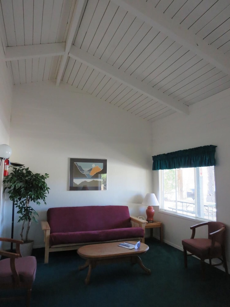Bridge Bay Lodge at Shasta Lake - photo 26