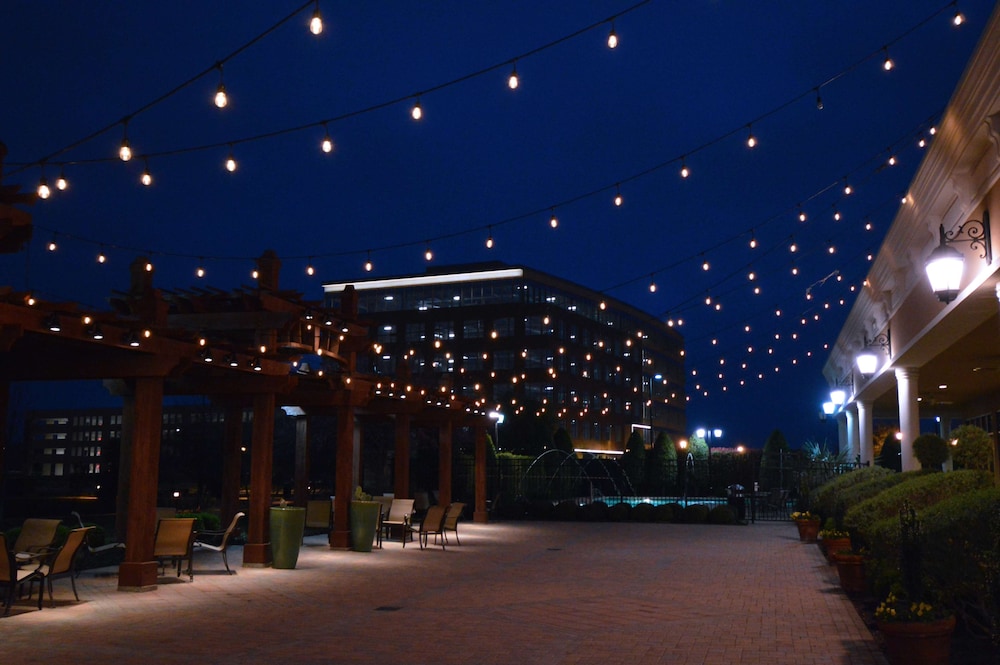 Hilton Dallas Southlake Town Square pet-friendly hotel Southlake