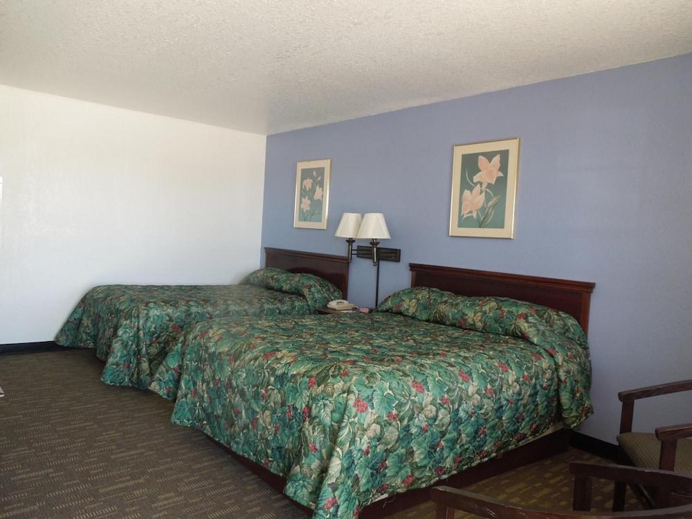 Relax Inn Mineral Wells - photo 9