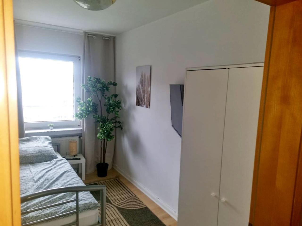 Apartment with Balcony in Mönchengladbach — Moenchengladbach — photo 5