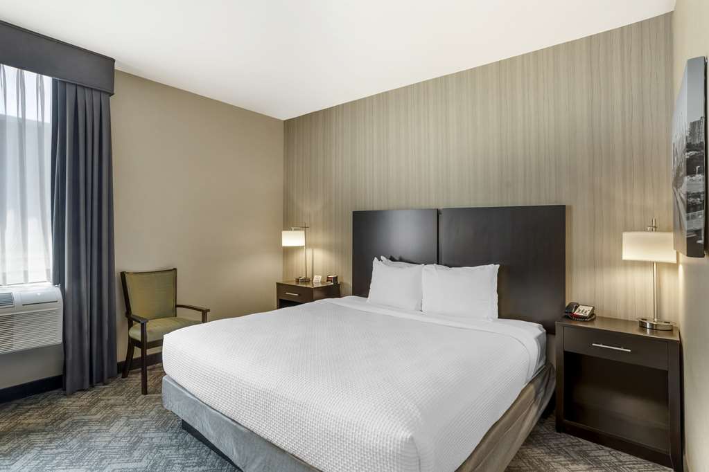 Best Western Plus Philadelphia Pennsauken Hotel - photo 12