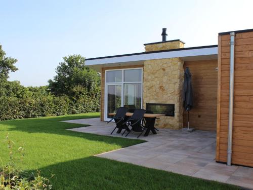 Cozy Garden Home w Fireplace — 4-Star Luxury Hotel in Maastricht, Netherlands