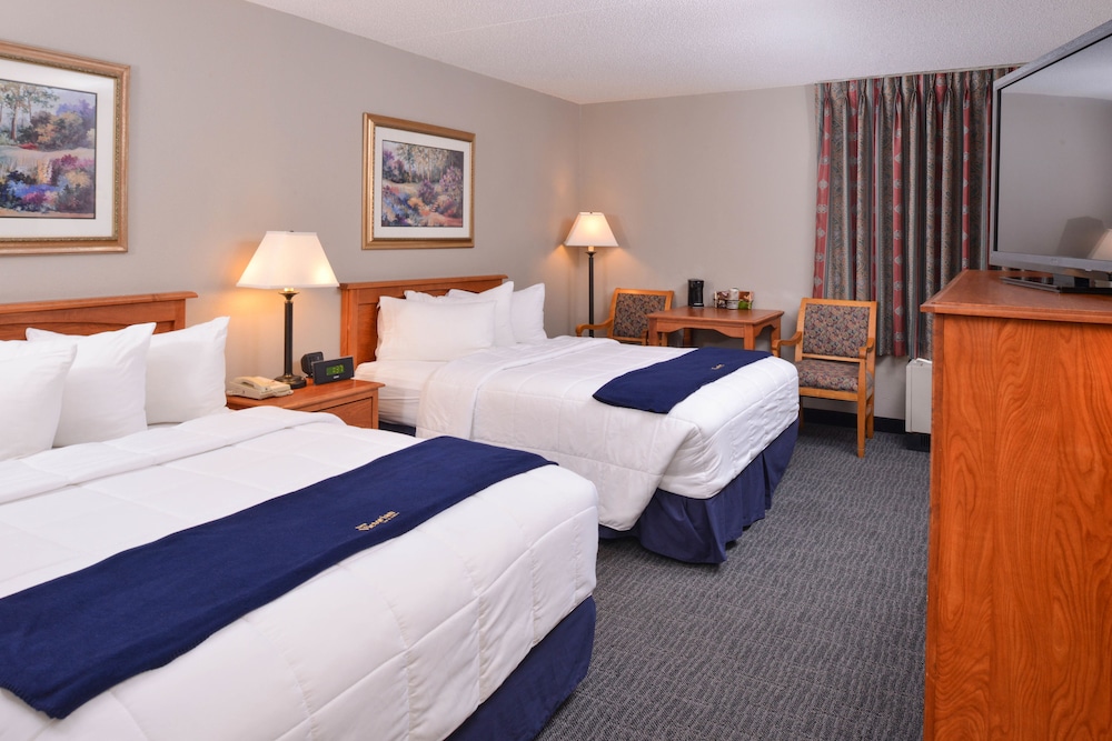 New Victorian Inn & Suites - photo 7