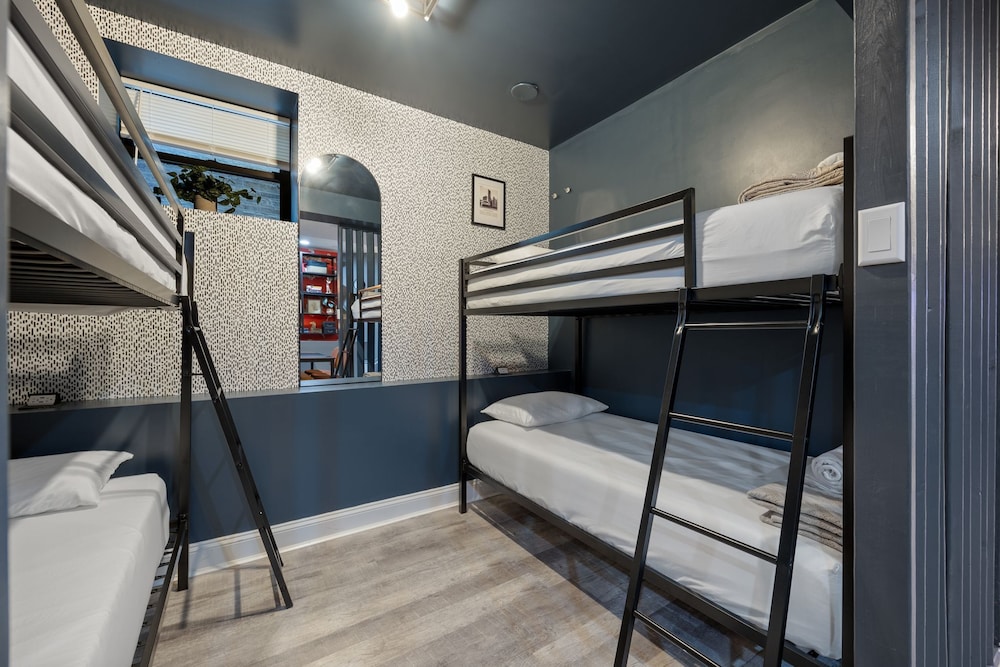 Wrigleyville Suites - photo 15