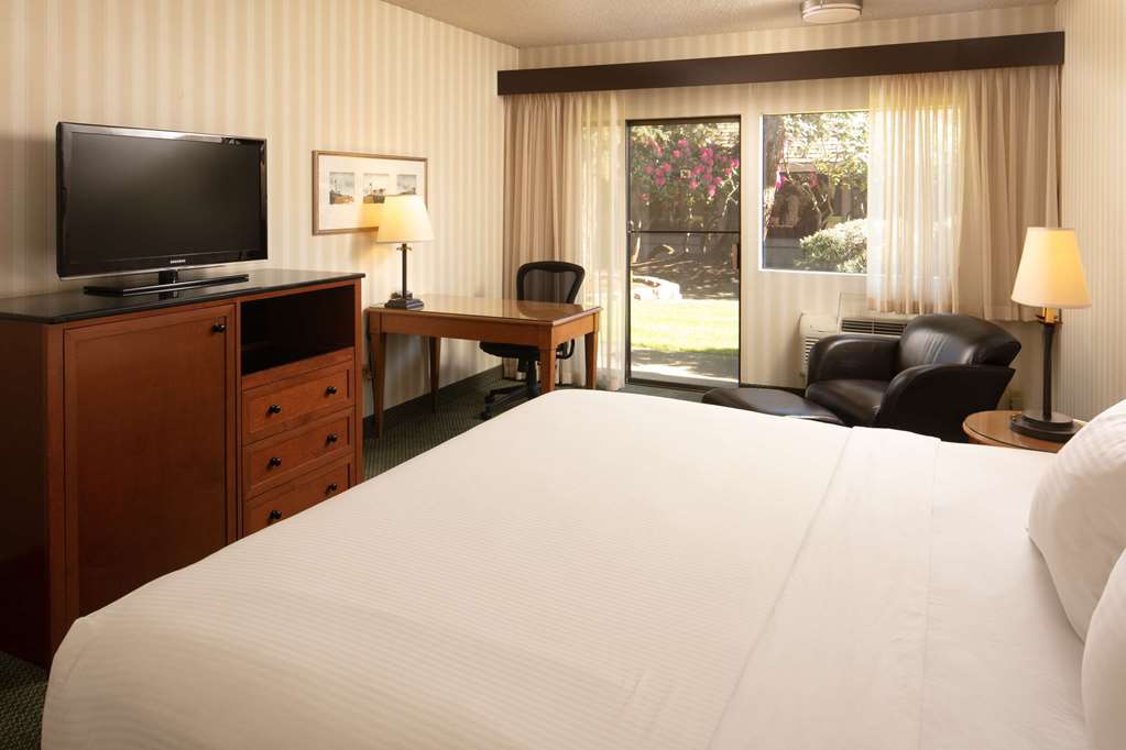Red Lion Hotel Bellevue - photo 16
