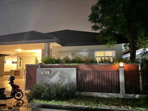 panalee banna village Great Value Peaceful Retreat Near7 11 — 4-Star Luxury Hotel in Nong Prue, Thailand
