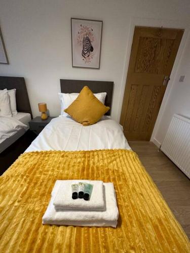 Spacious 3 Bed House with Parking and Garden