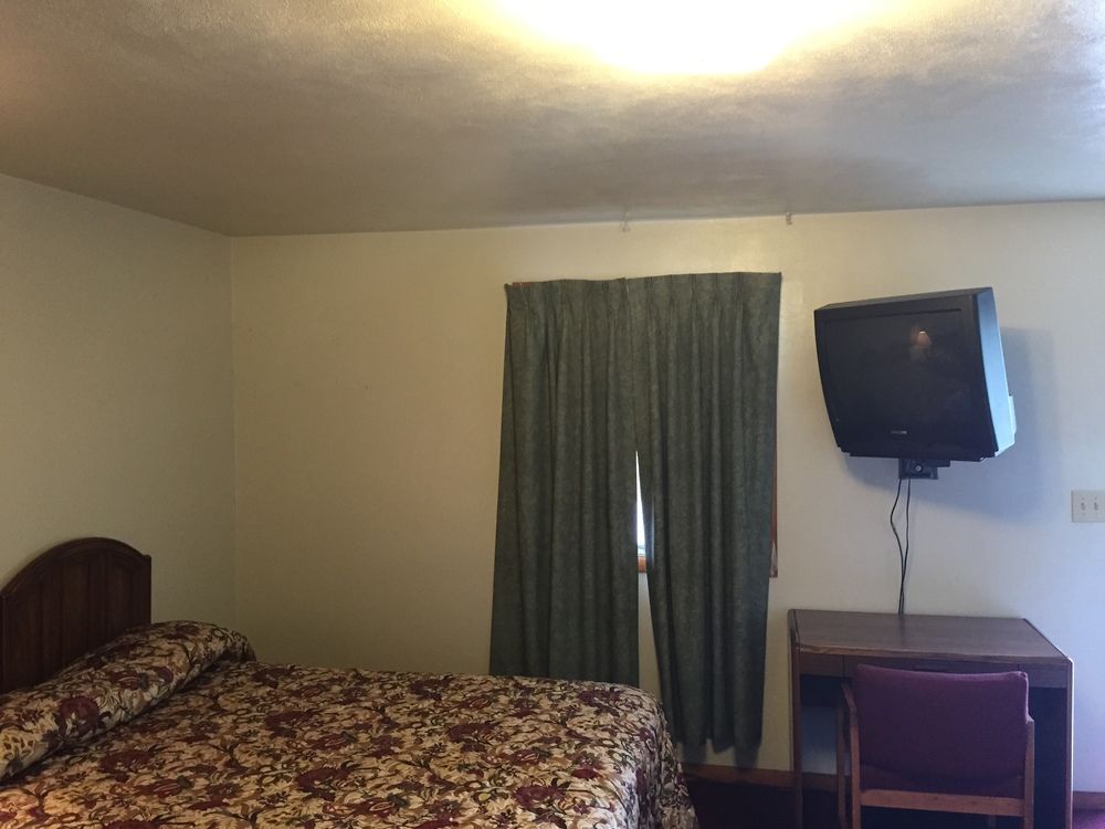Crawfordsville Motel - photo 5