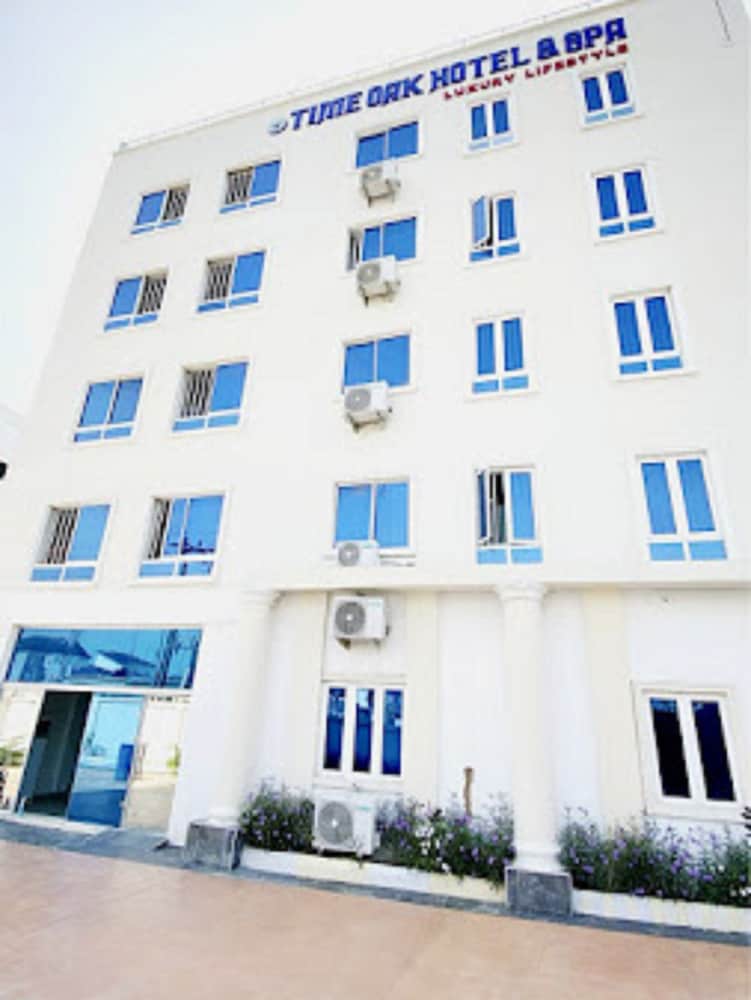 Time Oak Hotel and Suites Royale in Lagos, Nigeria