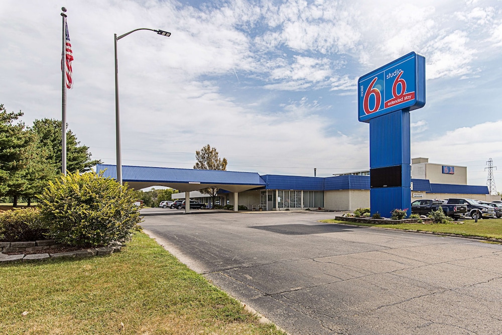 Motel 6 Pekin IL - photo 2