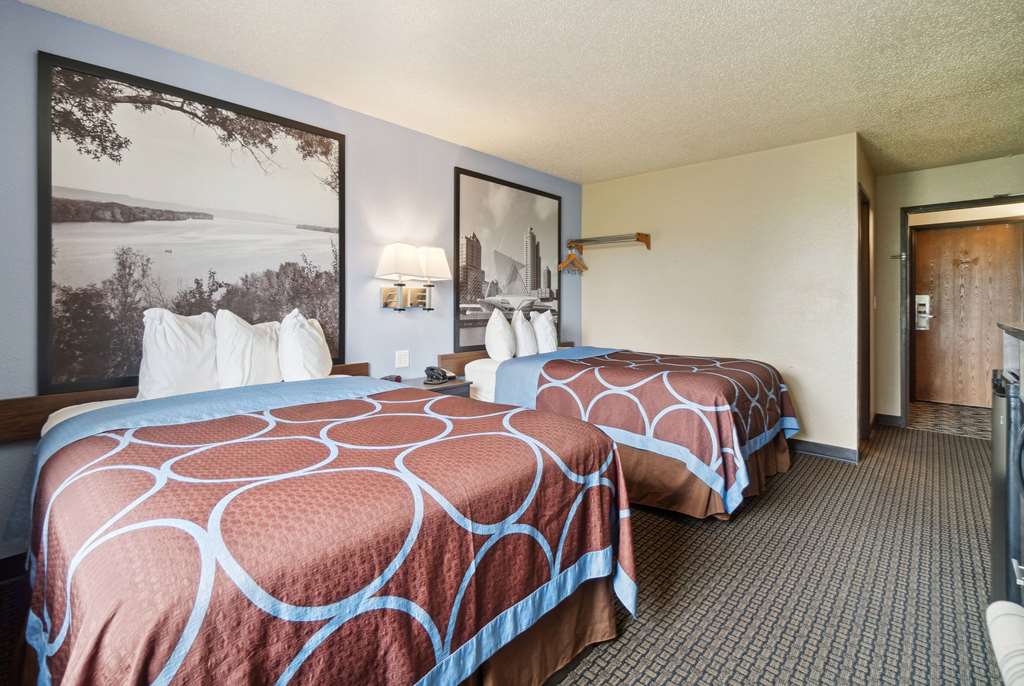 Super 8 by Wyndham Kenosha Pleasant Prairie - photo 18