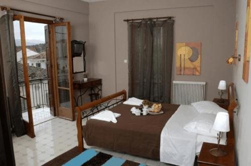 Koukonas - carbon neutral hotel in Galaxidhion