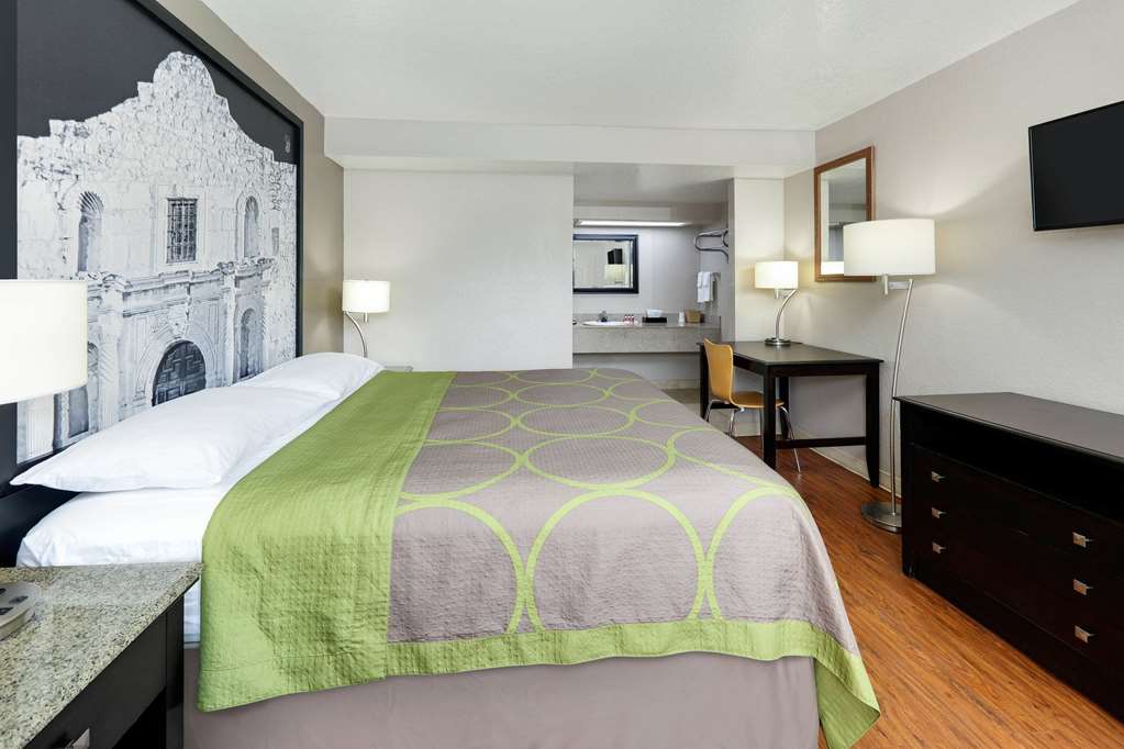 Super 8 by Wyndham San Antonio Pearl District Downtown - photo 13