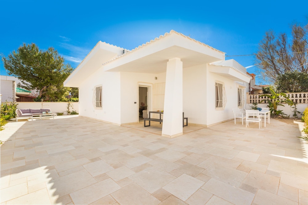 3284 Villa Anita by Barbarhouse — 4-Star Luxury Hotel in Manduria, Italy