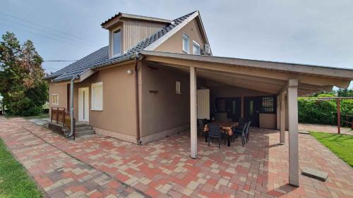 Holiday home Balatonlelle Balaton 19095 — 4-Star Luxury Hotel in Balatonlelle, Hungary