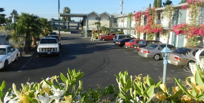 Antioch Executive Inn - photo 11