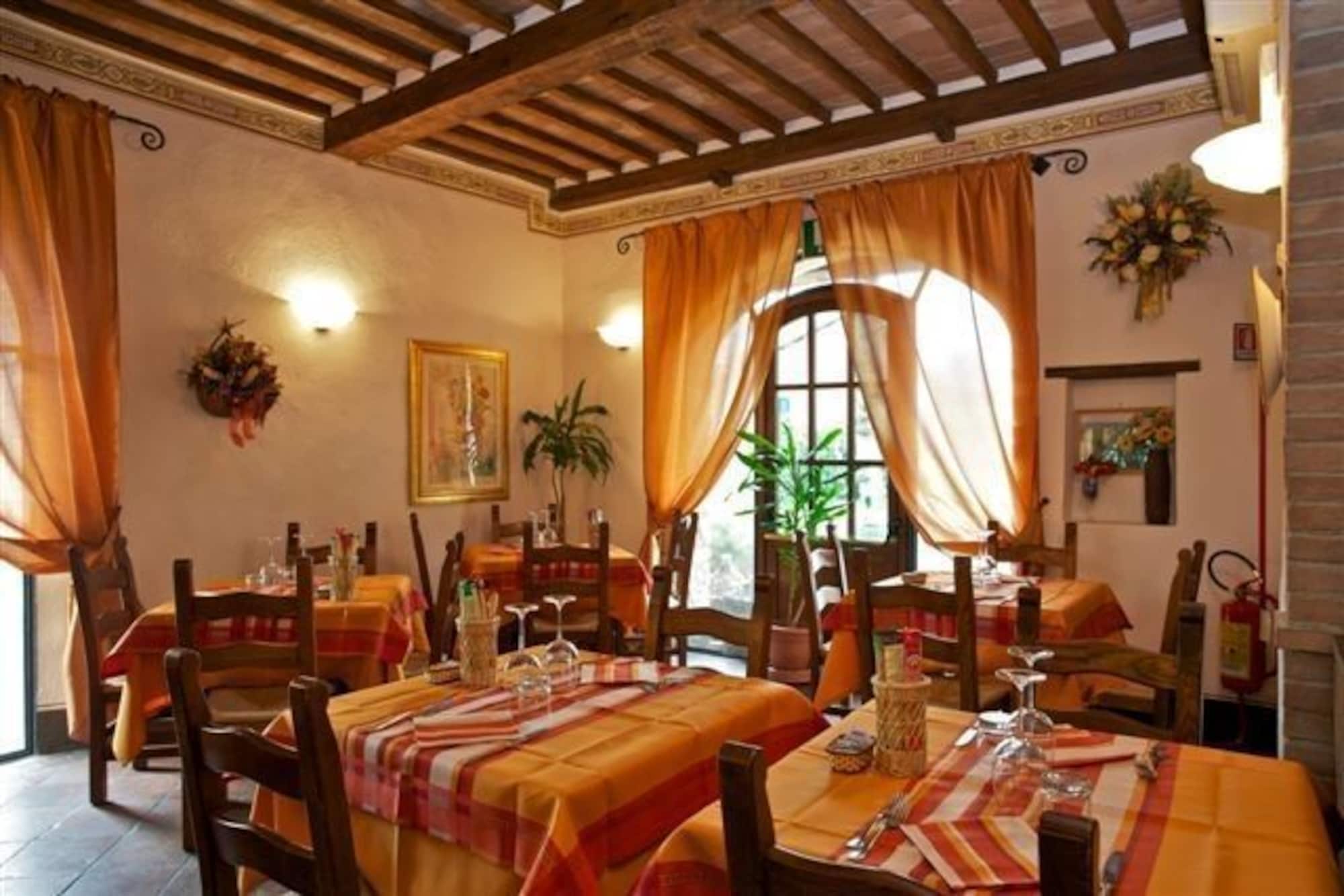 Casanova Wellness Center La Grotta Etrusca — hotel in San Quirico D'orcia